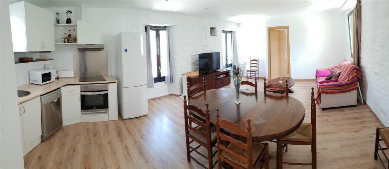 Gengina, Muy Centrico Apartment กาดาเกส ภายนอก รูปภาพ