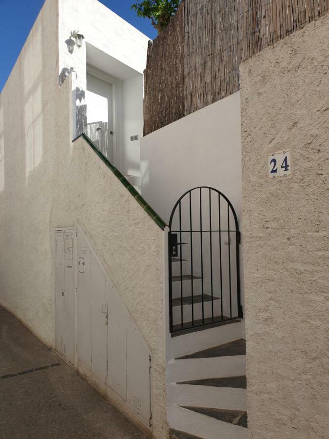 Gengina, Muy Centrico Apartment กาดาเกส ภายนอก รูปภาพ
